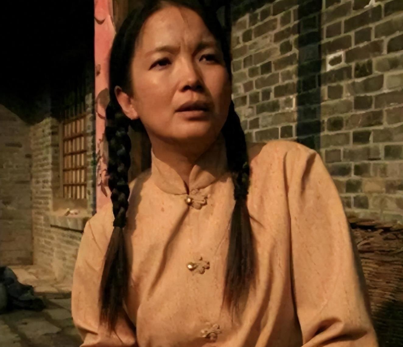 _当年你抛夫弃子跑去跟别人过日子	，这会儿跑来让俺儿给你养儿子？_当年你抛夫弃子跑去跟别人过日子，这会儿跑来让俺儿给你养儿子？