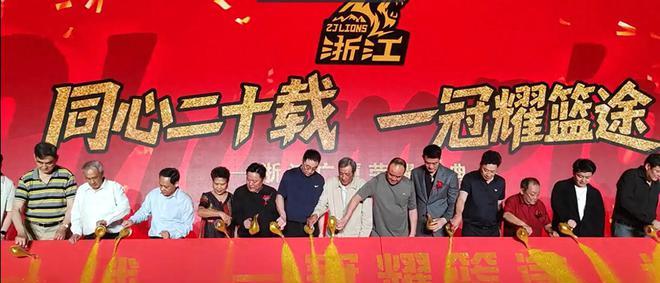 _相见一笑泯千愁txt下载_相泯一笑解恩仇