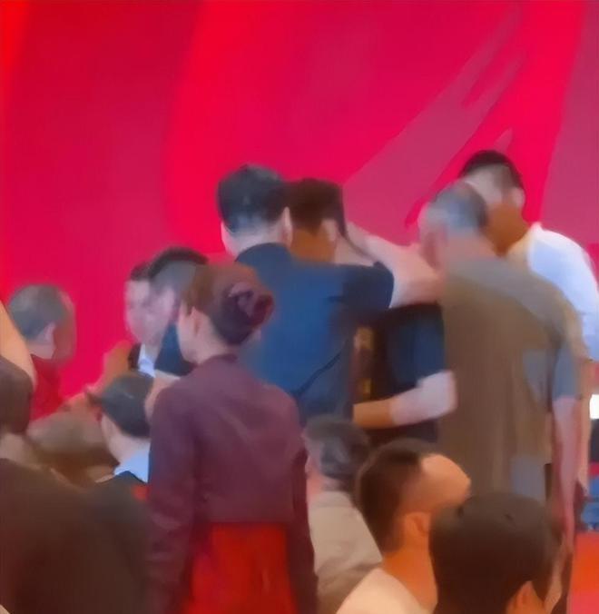 相泯一笑解恩仇_相见一笑泯千愁txt下载_
