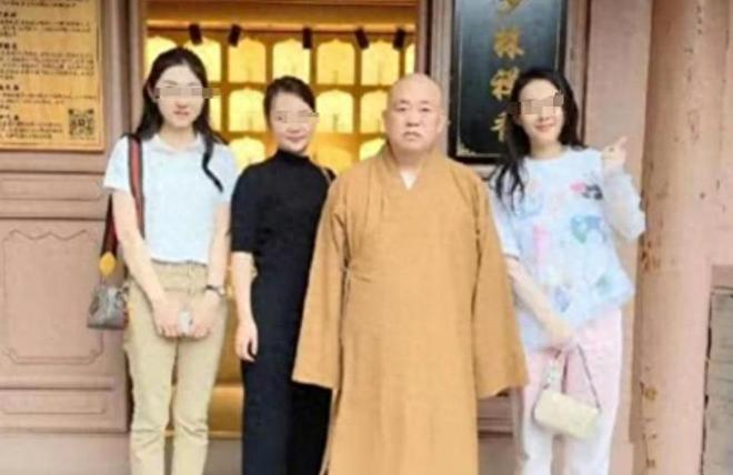 _不到72小时	，被调查的释永信再迎3大噩耗，私生活乱只是冰山一角_不到72小时，被调查的释永信再迎3大噩耗，私生活乱只是冰山一角